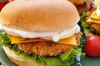 Çıtır Tavuk Cheddar Burger + Parmak Patates